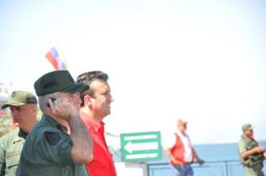 229Ministro de la Defensa y de Interior y Justicia a la espera de los rescatadosç