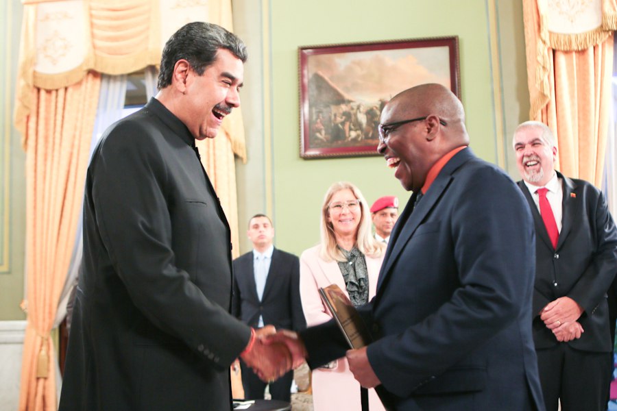 embajadores-Zimbabue-03