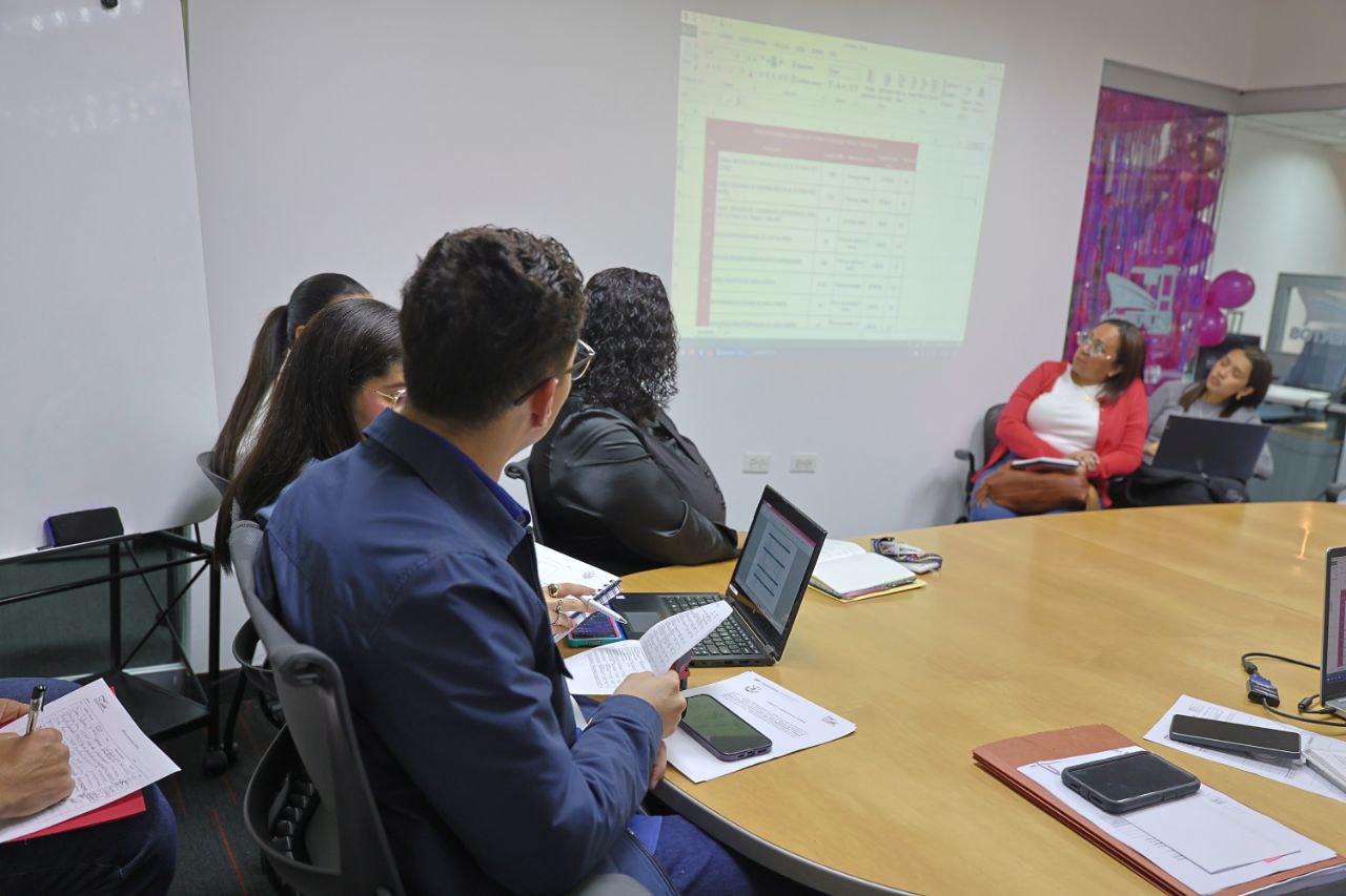 photo_5046431043900519711_y