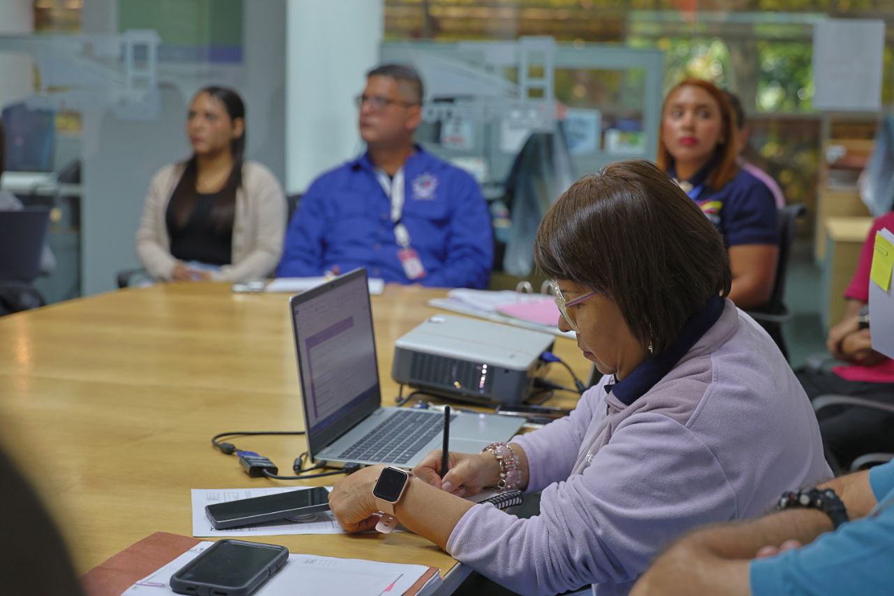 photo_5046431043900519712_y