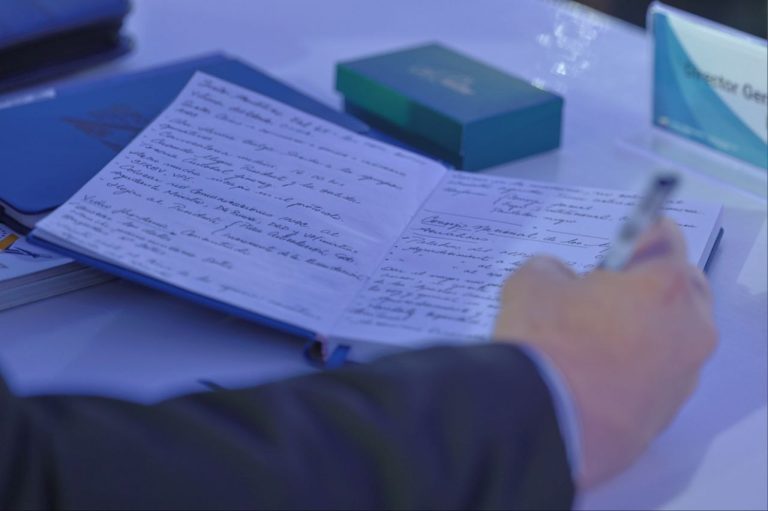 photo_5012904323033271114_y-768x511