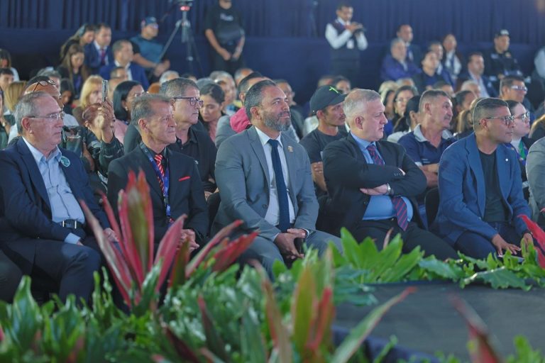 photo_5017407922660641572_y-768x512