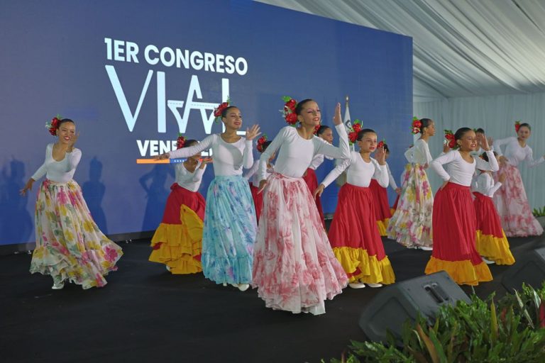 photo_5017407922660641645_y-768x512