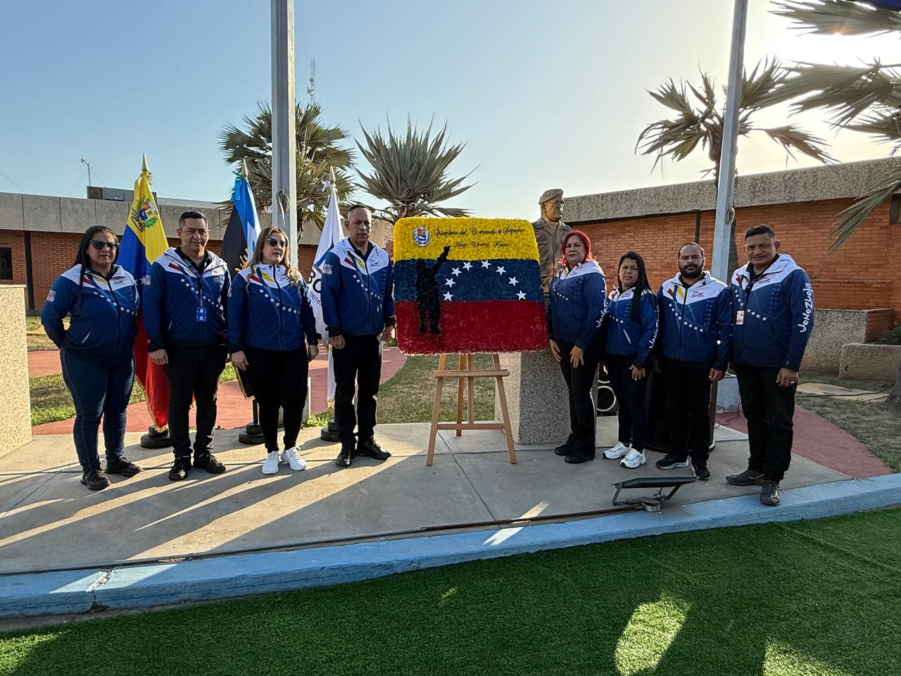 photo_4992473494318681015_y