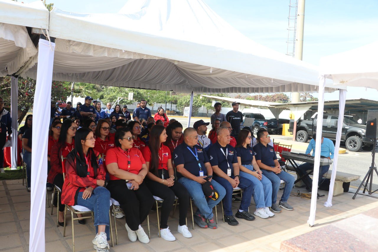 photo_4994812954414877570_y