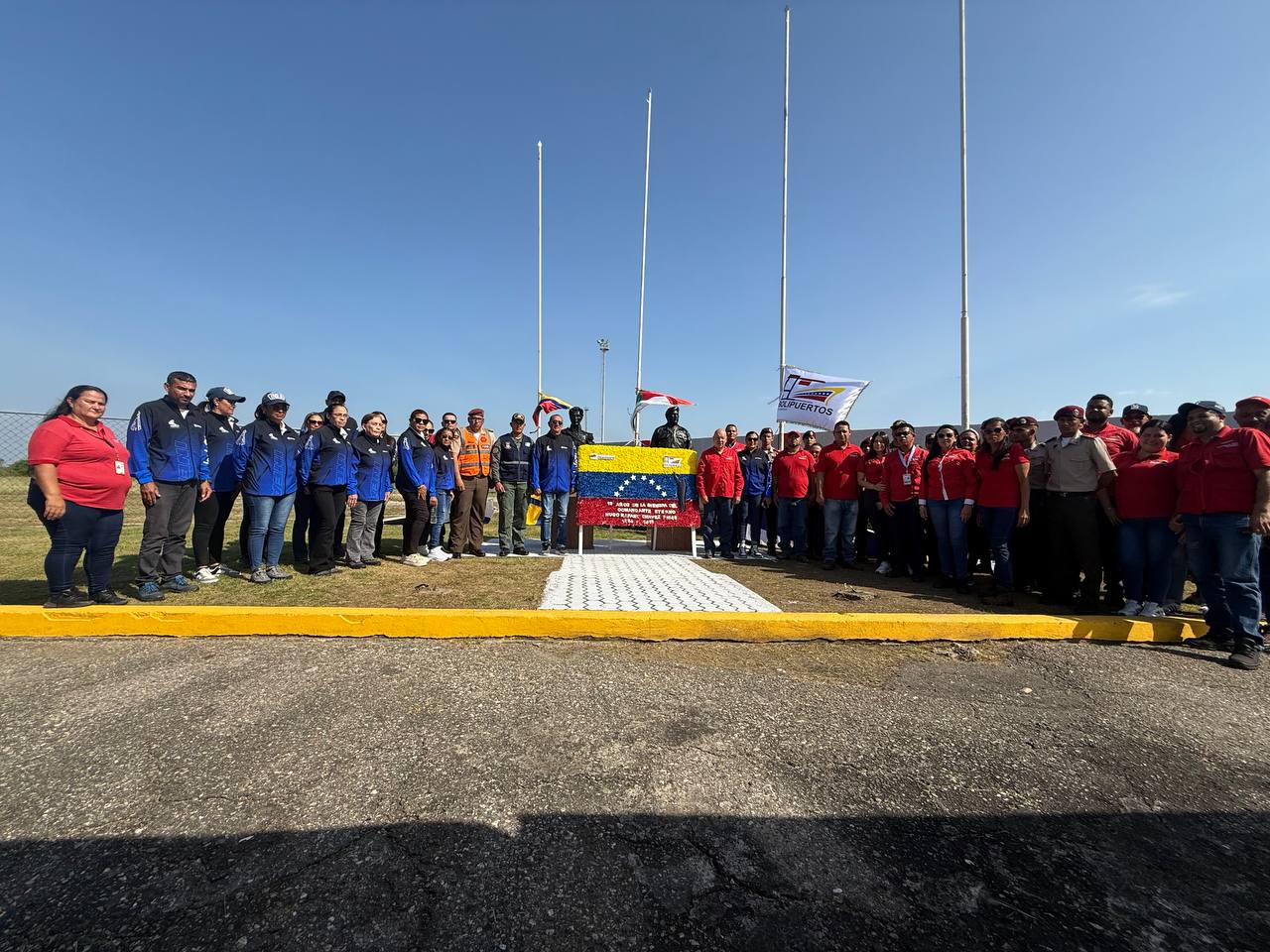 photo_4994812954414877710_y