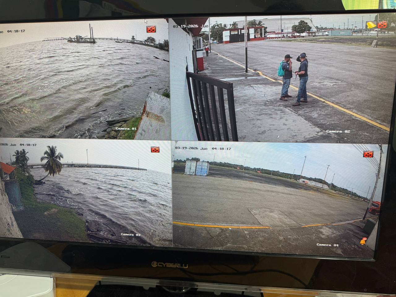 photo_5037521559450487708_y