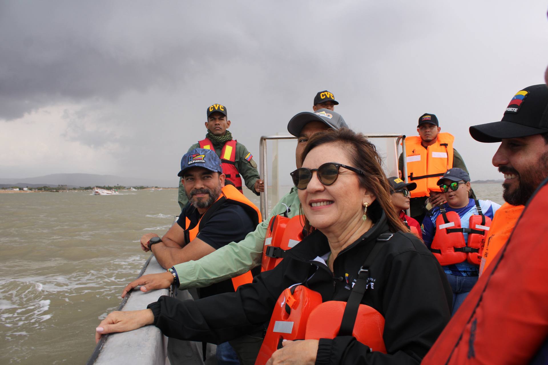 photo_5145597152959597647_w-1