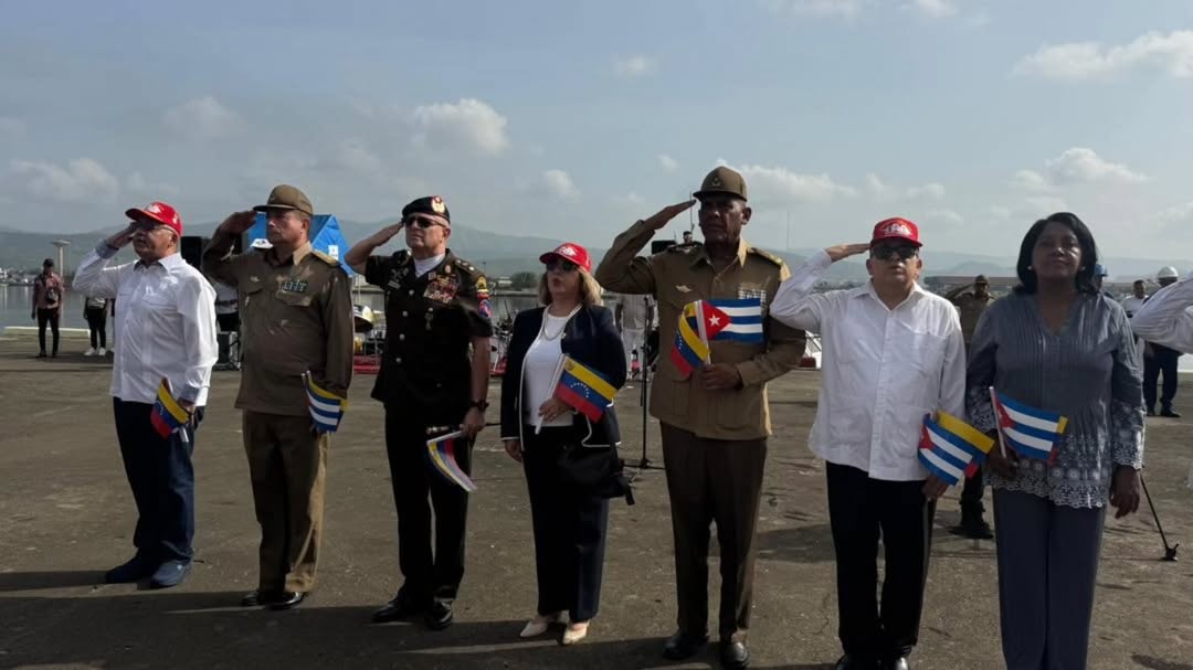 #EsNoticia📰 -- Bajo la consigna “Mares de Unión por el Sueño de Bolívar”, el Buque Escuela Sim (3)